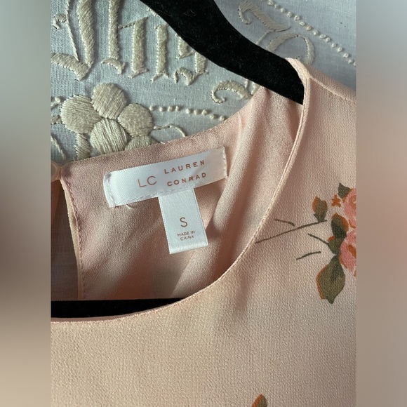 NWT Lauren Conrad rose peach floral flowy flutter sleeve spring cottagecore - Picture 2 of 7